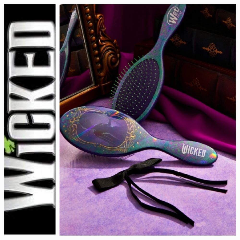 The Wet Brush X Wicked Wickedly‎ Beautiful The Original Detangler & Bow Clip Set